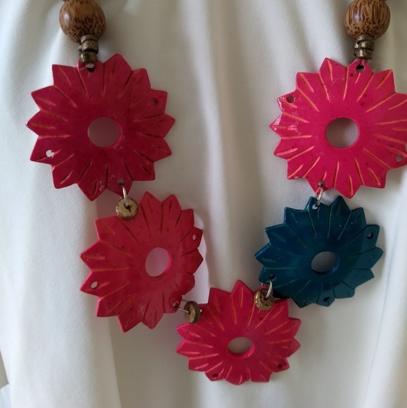 Handmade Natural Statement Necklace multi-color - Picture 4 of 5